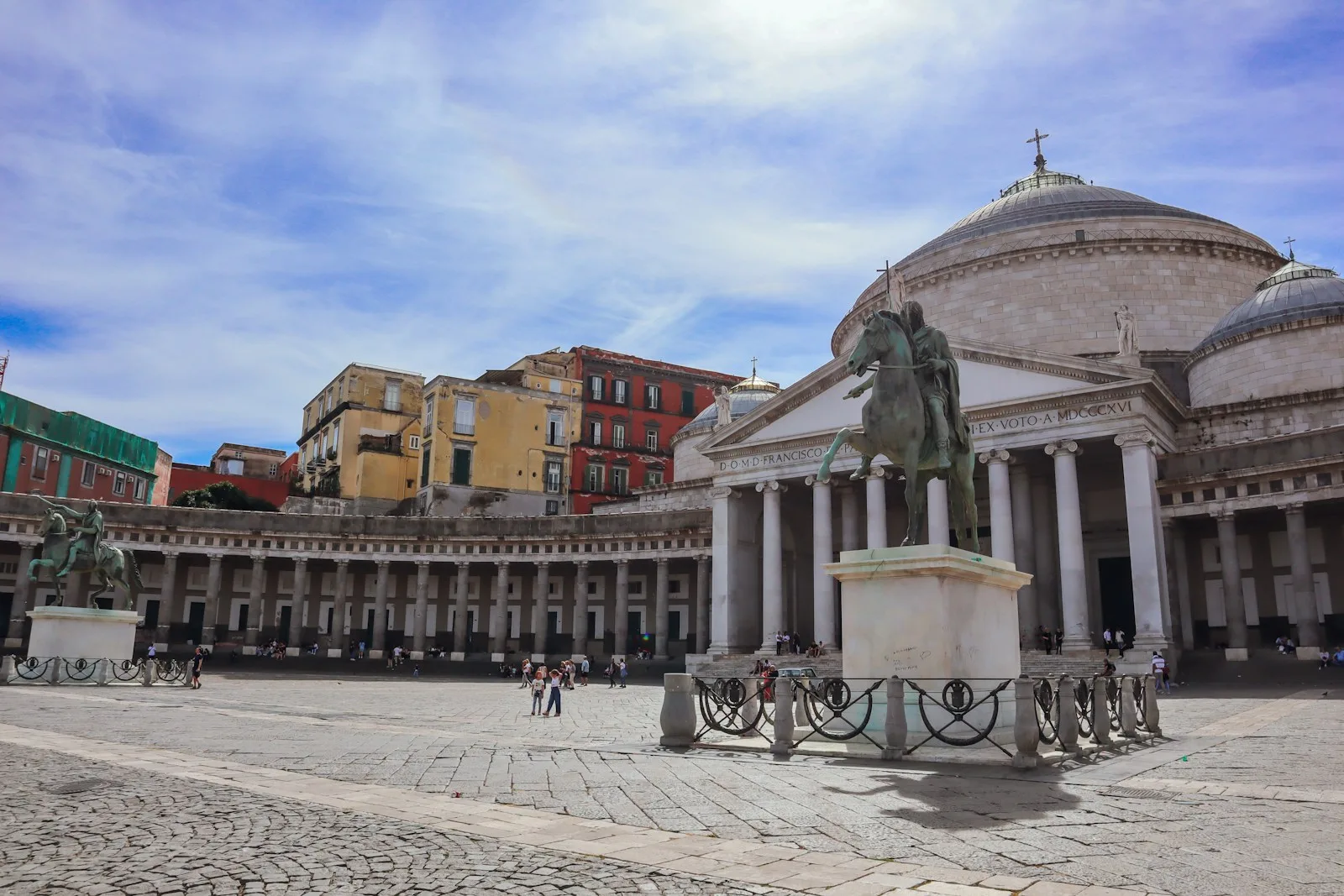 Naples view for the guide Come arrivare dall’aeroporto e dalla stazione